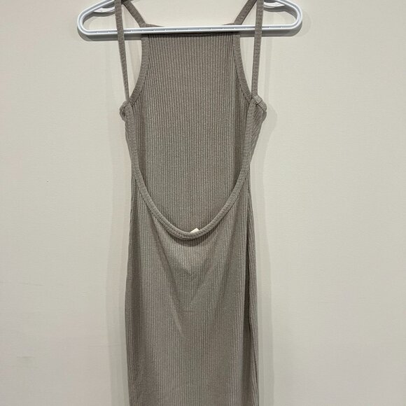 Aritzia low back dress - Picture 2 of 3